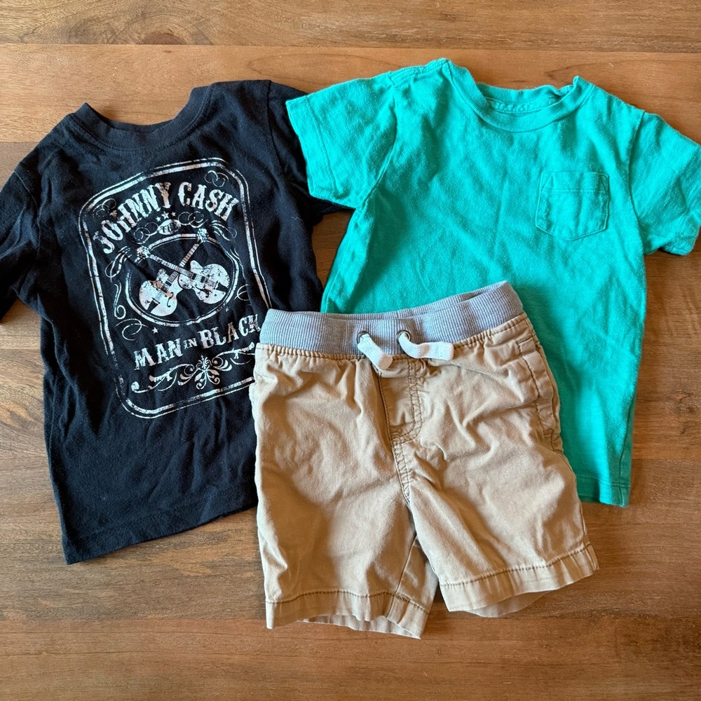 ⚡️3/$20 Short Sleeve Tees and Shorts Set - 2T toddler bundle